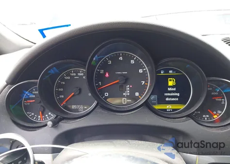 2016 Porsche Cayenne z USA, uszkodzony, nr VIN WP1AA2A25GKA10629